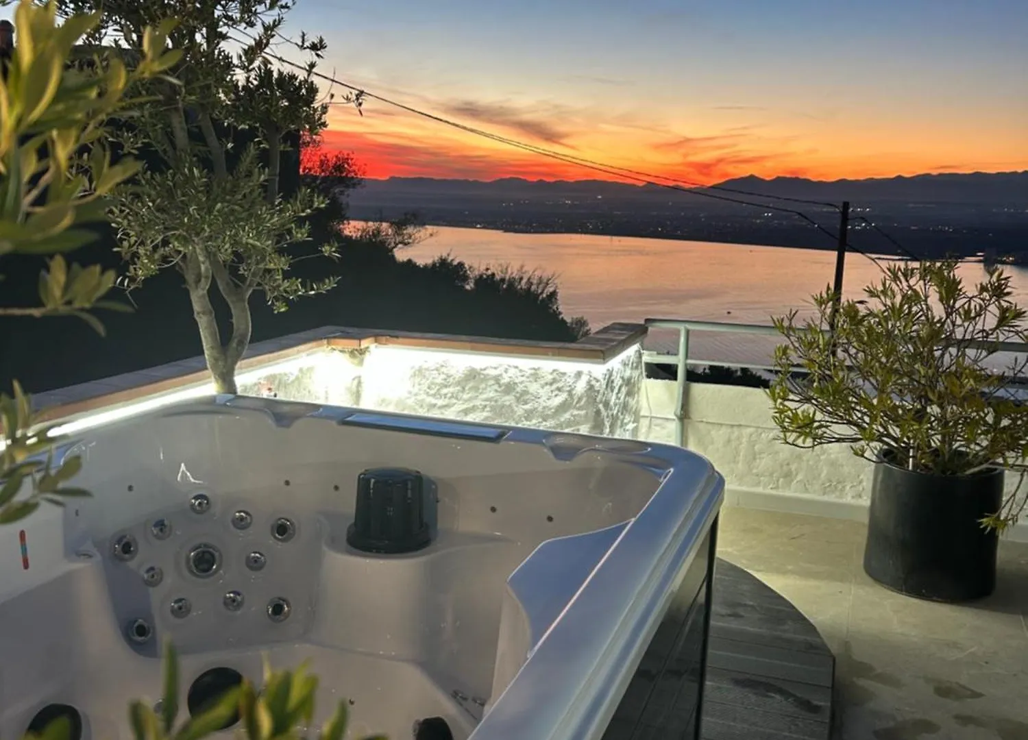 Appartement Duplex Rosas Avec Terrasse Magnifique Jacuzzi Vue Mer